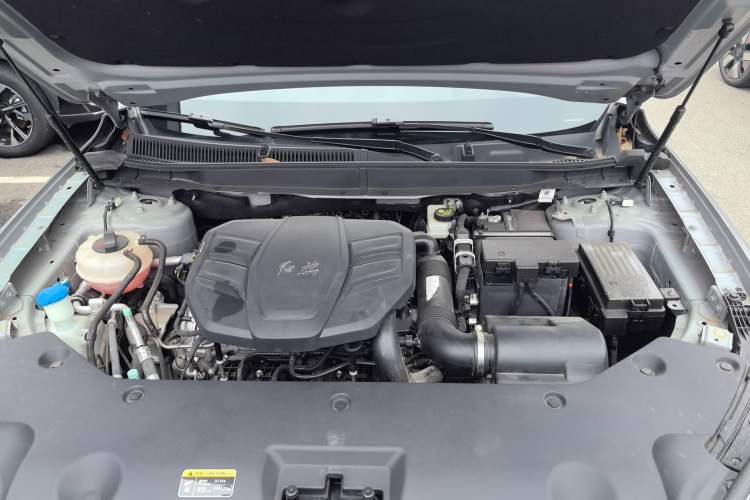 Used Hongqi HS5 2023 2.0T Four-Wheel Drive Flagship Pro Edition Engine Bay