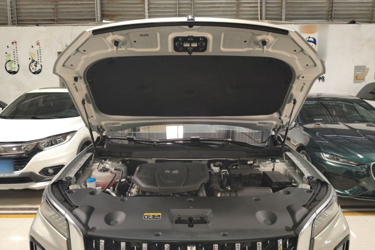 Used Hongqi HS5 2023 2.0T Four-Wheel Drive Flagship Pro Edition Engine Bay