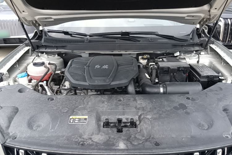 Used Hongqi HS5 2023 2.0T Four-Wheel Drive Flagship Pro Edition Engine Bay