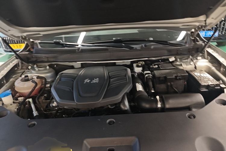 Used Hongqi HS5 2023 2.0T Four-Wheel Drive Flagship Pro Edition Engine Bay
