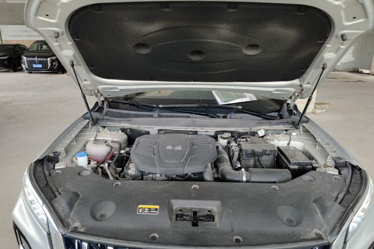 Used Hongqi HS5 2023 2.0T Four-Wheel Drive Flagship Pro Edition Engine Bay