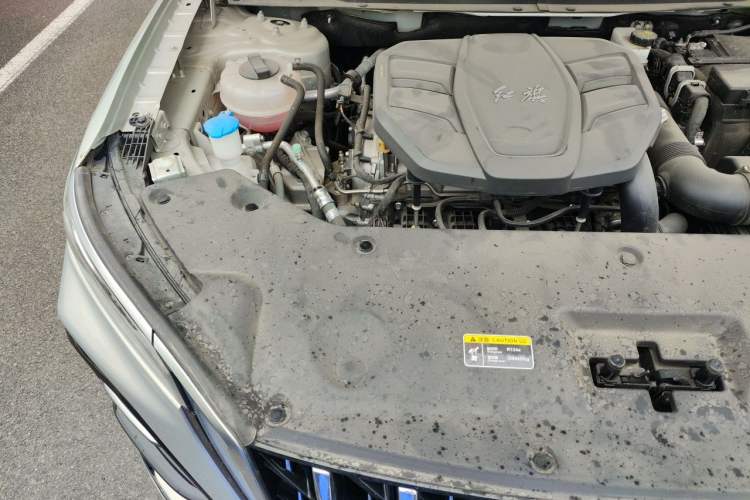 Used Hongqi HS5 2023 2.0T Four-Wheel Drive Flagship Pro Edition Engine Bay Right