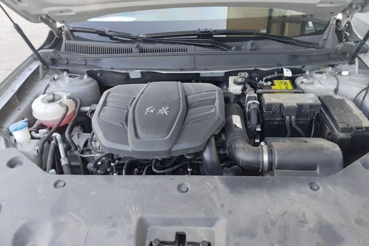 Used Hongqi HS5 2023 2.0T Four-Wheel Drive Flagship Pro Edition Engine Bay