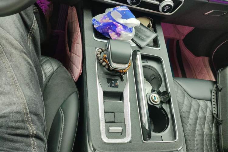 Used Hongqi HS5 2023 2.0T Four-Wheel Drive Flagship Pro Edition Gear Lever
