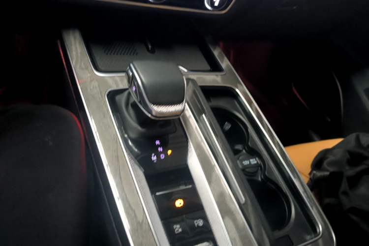 Used Hongqi HS5 2023 2.0T Four-Wheel Drive Flagship Pro Edition Gear Lever