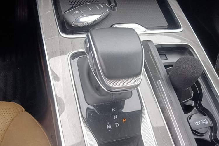 Used Hongqi HS5 2023 2.0T Four-Wheel Drive Flagship Pro Edition Gear Lever