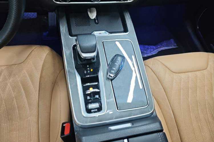 Used Hongqi HS5 2023 2.0T Four-Wheel Drive Flagship Pro Edition Gear Lever