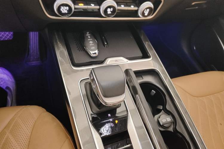 Used Hongqi HS5 2023 2.0T Four-Wheel Drive Flagship Pro Edition Gear Lever