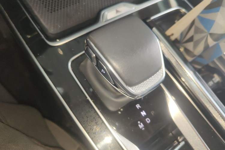 Used Hongqi HS5 2023 2.0T Qixiang Pro Edition Gear Lever