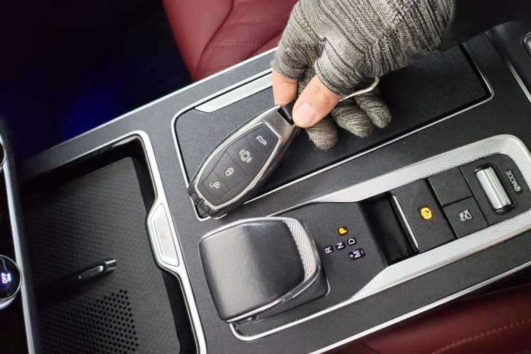 Used Hongqi HS5 2023 2.0T Qixiang Pro Edition Interior 1