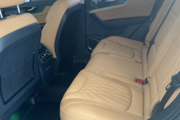 Used Hongqi HS5 2023 2.0T Four-Wheel Drive Flagship Pro Edition Interior 2