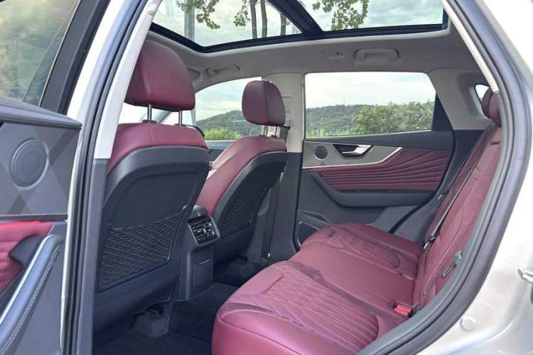 Used Hongqi HS5 2023 2.0T Qixiang Pro Edition Interior 3
