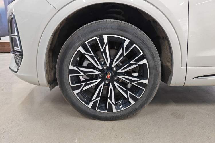 Used Hongqi HS5 2023 2.0T Four-Wheel Drive Flagship Pro Edition Left Front Wheel Hub