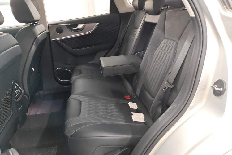 Used Hongqi HS5 2023 2.0T Four-Wheel Drive Flagship Pro Edition Left Rear Seat