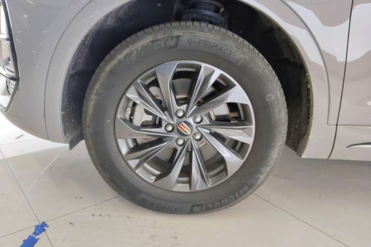 Used Hongqi HS5 2023 2.0T Qixiang Pro Edition Left Rear Wheel Hub