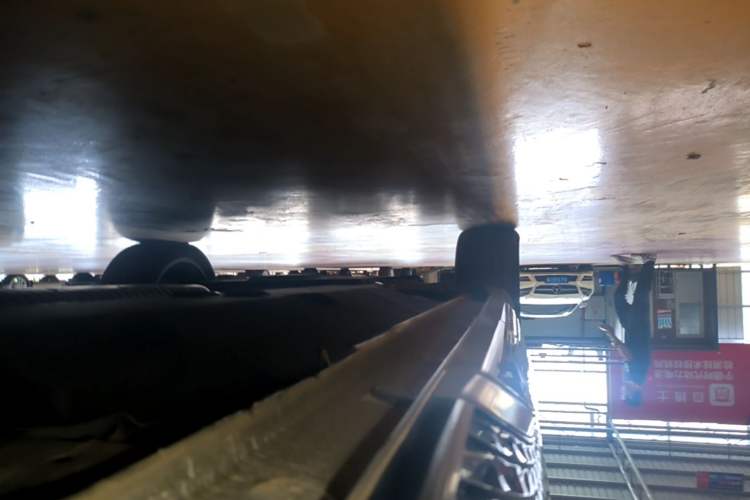 Used Hongqi HS5 2023 2.0T Four-Wheel Drive Flagship Pro Edition Left Side Sill