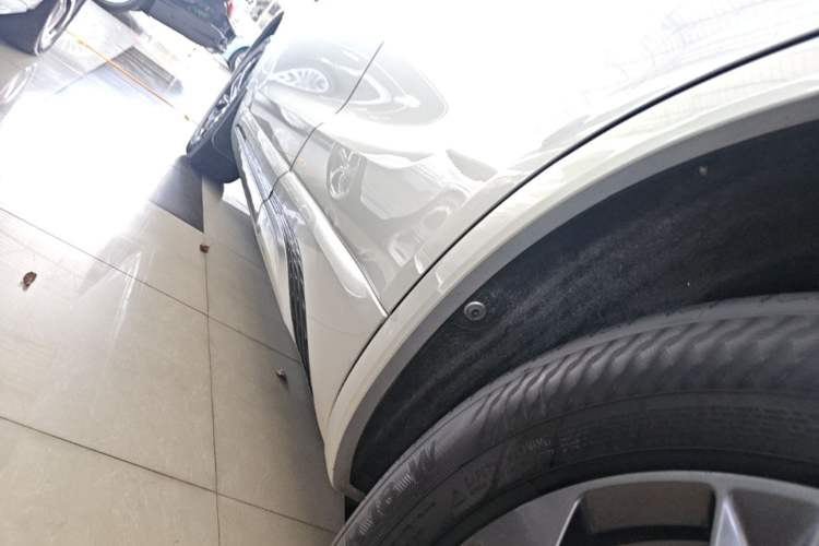 Used Hongqi HS5 2023 2.0T Qixiang Pro Edition Left Side Sill