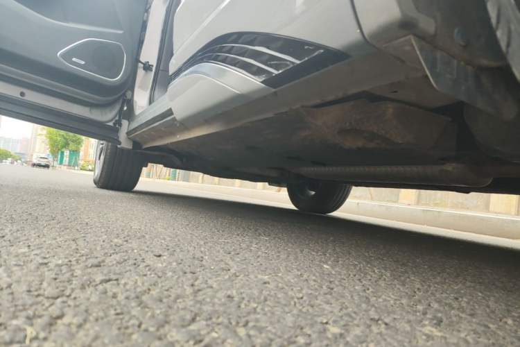 Used Hongqi HS5 2023 2.0T Qixiang Pro Edition Left Side Sill