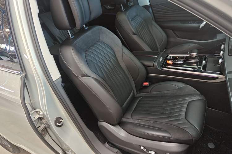 Used Hongqi HS5 2023 2.0T Qixiang Pro Edition Right Front Seat