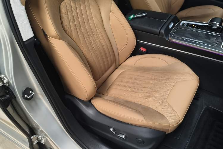 Used Hongqi HS5 2023 2.0T Four-Wheel Drive Flagship Pro Edition Right Front Seat