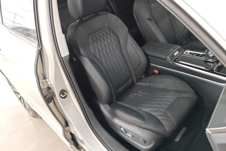 Used Hongqi HS5 2023 2.0T Four-Wheel Drive Flagship Pro Edition Right Front Seat