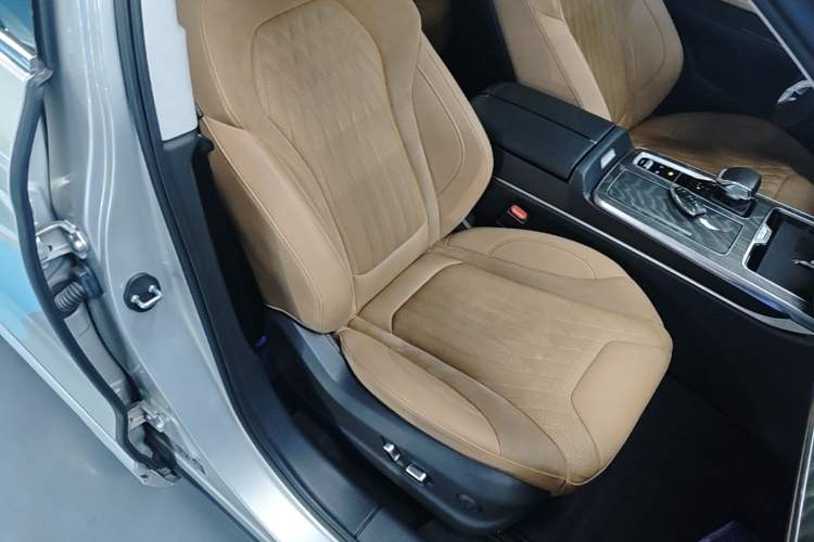 Used Hongqi HS5 2023 2.0T Four-Wheel Drive Flagship Pro Edition Right Front Seat