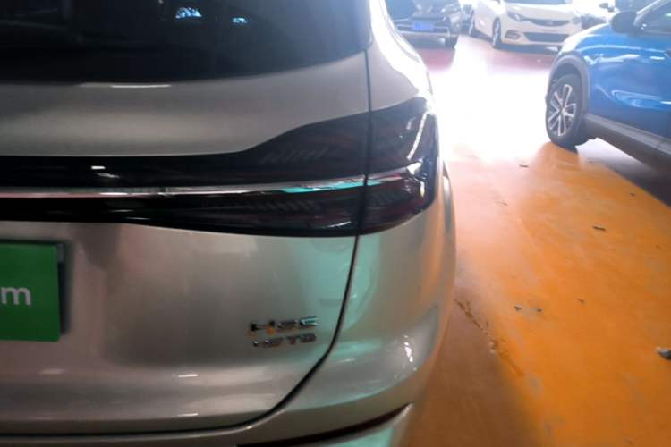 Used Hongqi HS5 2023 2.0T Four-Wheel Drive Flagship Pro Edition Right Rear Taillight