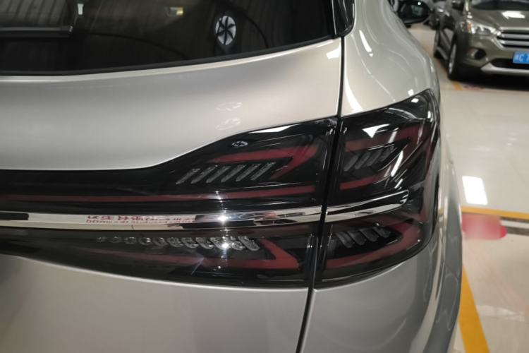 Used Hongqi HS5 2023 2.0T Four-Wheel Drive Flagship Pro Edition Right Rear Taillight