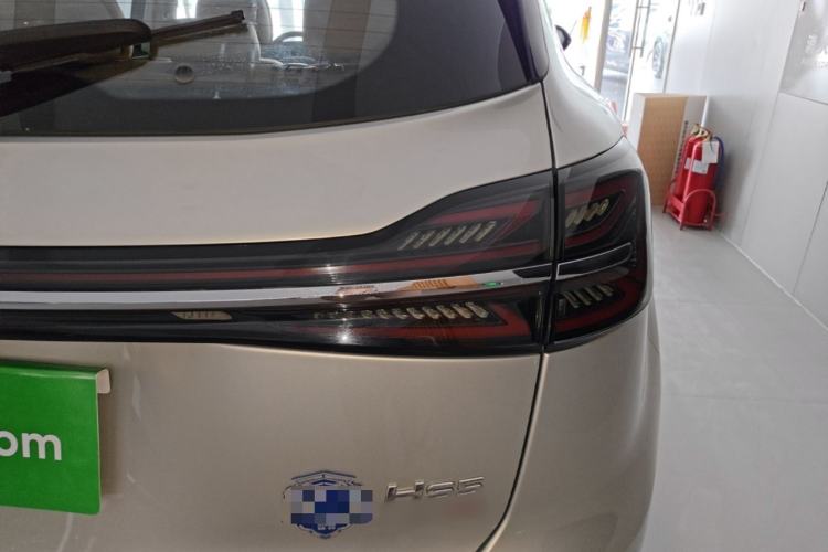 Used Hongqi HS5 2023 2.0T Four-Wheel Drive Flagship Pro Edition Right Rear Taillight