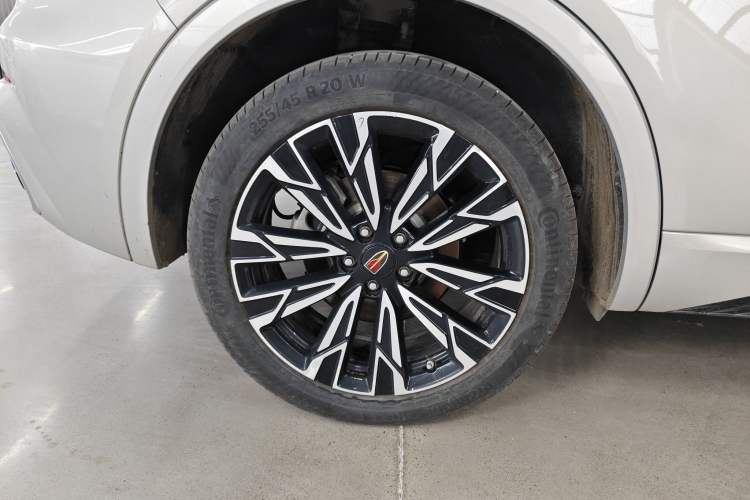 Used Hongqi HS5 2023 2.0T Four-Wheel Drive Flagship Pro Edition Right Rear Wheel Hub