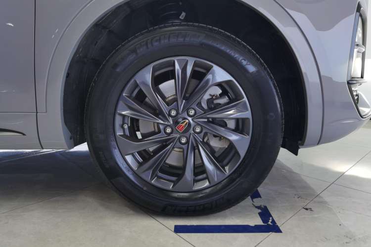 Used Hongqi HS5 2023 2.0T Qixiang Pro Edition Right Rear Wheel Hub