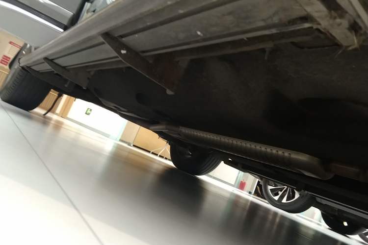 Used Hongqi HS5 2023 2.0T Qixiang Pro Edition Right Side Sill