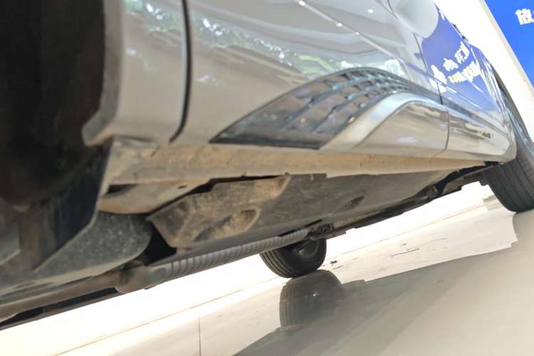 Used Hongqi HS5 2023 2.0T Qixiang Pro Edition Right Side Sill