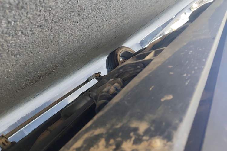 Used Hongqi HS5 2023 2.0T Four-Wheel Drive Flagship Pro Edition Right Side Sill