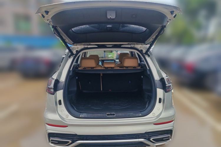 Used Hongqi HS5 2023 2.0T Four-Wheel Drive Flagship Pro Edition Trunk