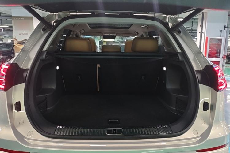 Used Hongqi HS5 2023 2.0T Four-Wheel Drive Flagship Pro Edition Trunk