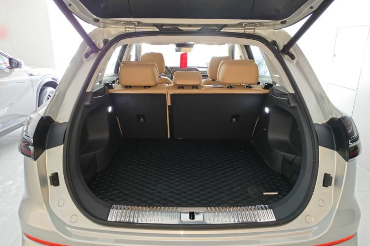 Used Hongqi HS5 2023 2.0T Four-Wheel Drive Flagship Pro Edition Trunk