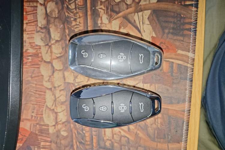 Used Hongqi HS5 2023 2.0T Four-Wheel Drive Flagship Pro Edition Vehicle Key