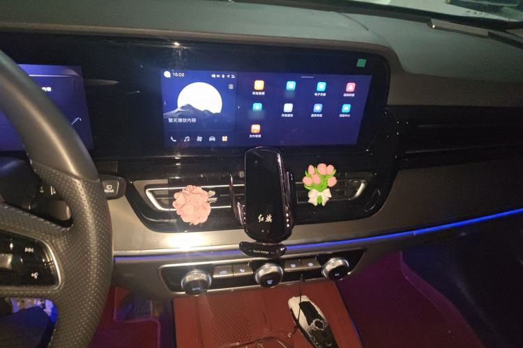 Used Hongqi HS5 2023 2.0T Qixiang Pro Edition Audio And AC Panel