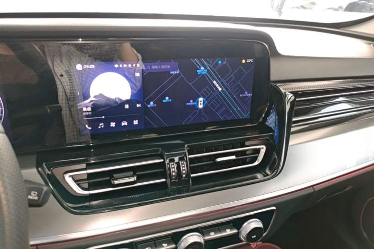 Used Hongqi HS5 2023 2.0T Four-Wheel Drive Flagship Pro Edition Audio And AC Panel