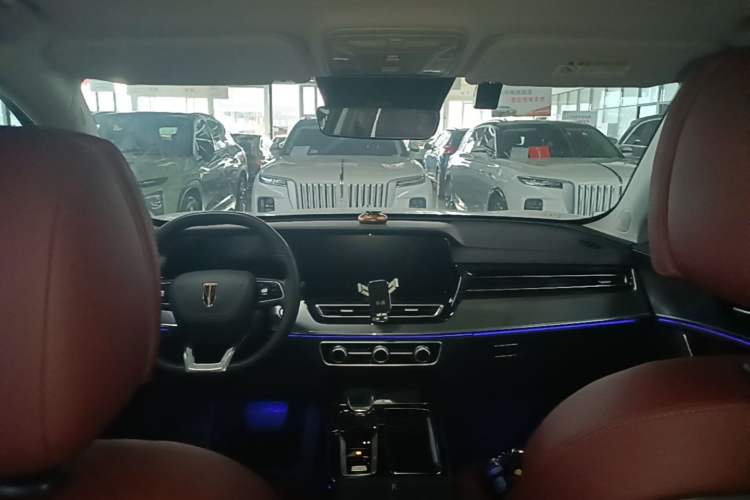 Used Hongqi HS5 2023 2.0T Qixiang Pro Edition Center Console