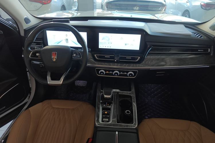 Used Hongqi HS5 2023 2.0T Four-Wheel Drive Flagship Pro Edition Center Console