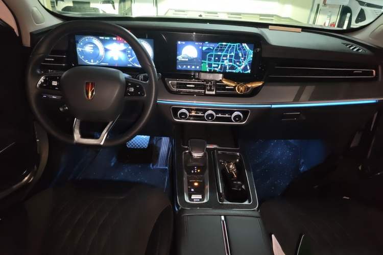 Used Hongqi HS5 2023 2.0T Qixiang Pro Edition Center Console