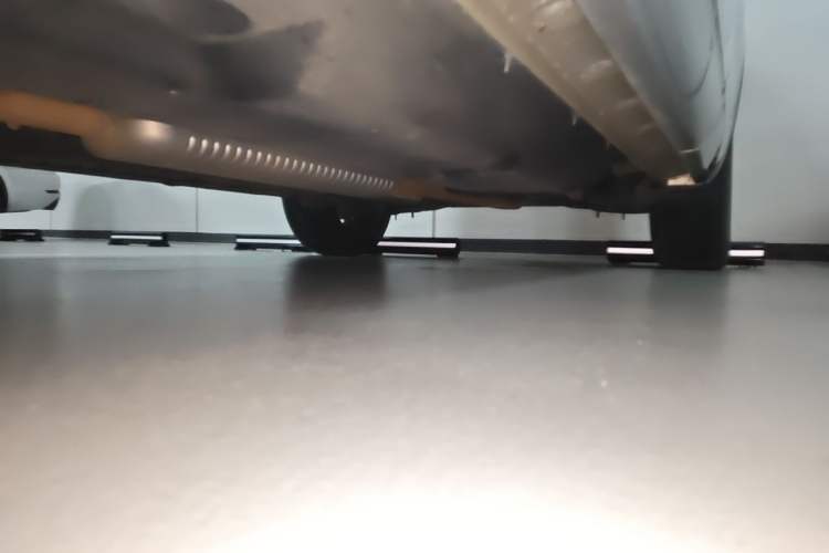 Used Hongqi HS5 2023 2.0T Qixiang Pro Edition Chassis Front Left