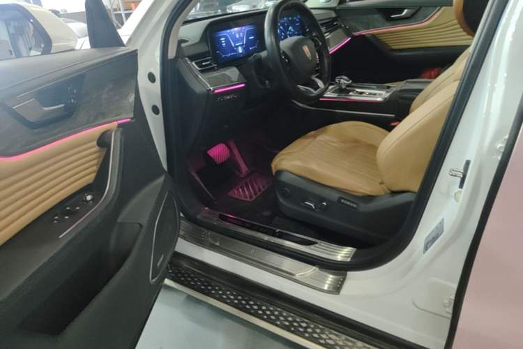 Used Hongqi HS5 2023 2.0T Four-Wheel Drive Flagship Pro Edition Driver Seat