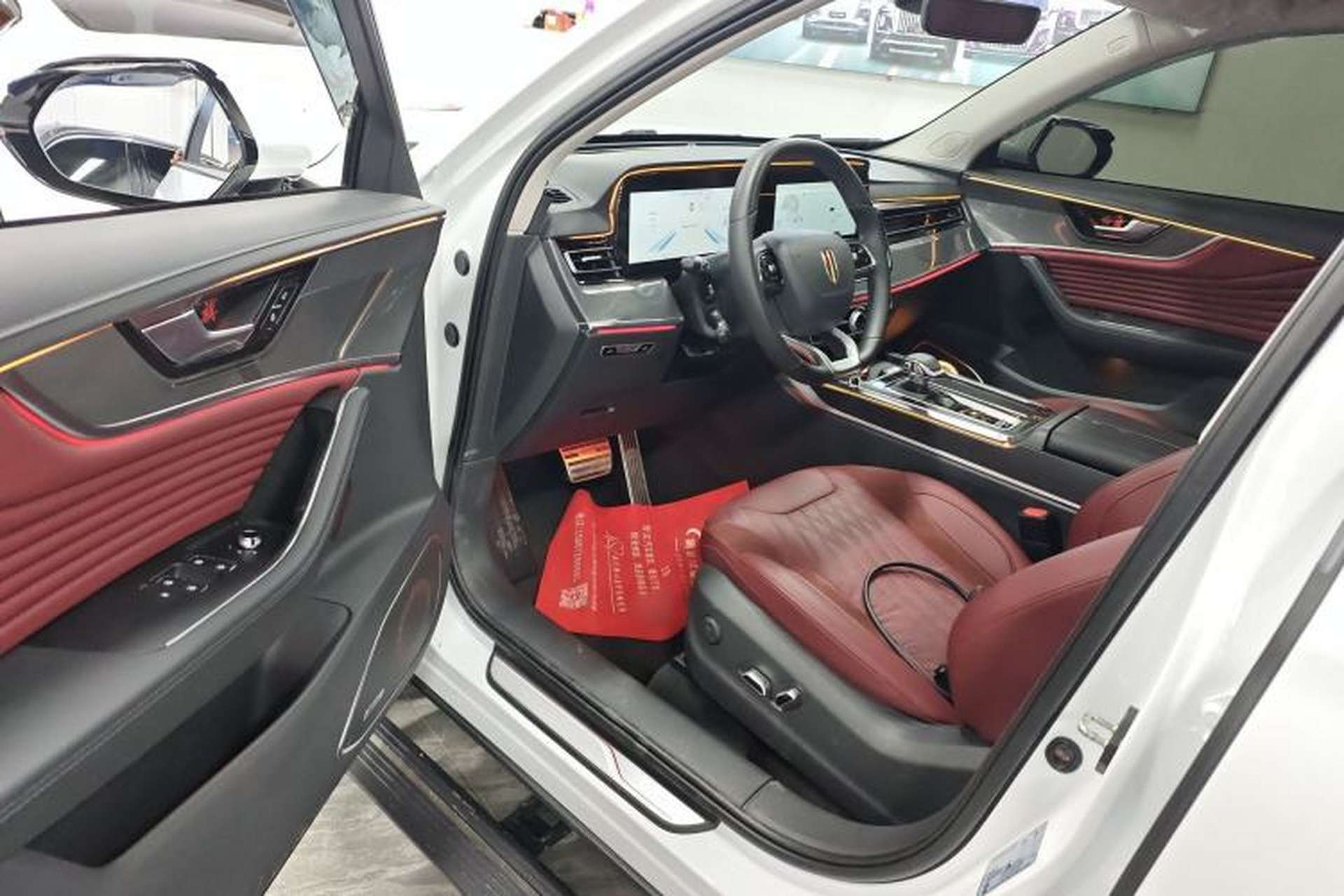 Used Hongqi HS5 2023 2.0T Four-Wheel Drive Flagship Pro Edition Driver Seat