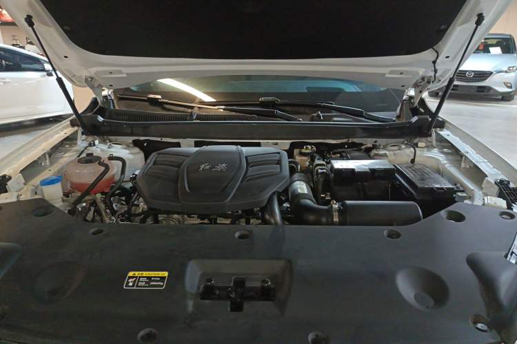 Used Hongqi HS5 2023 2.0T Four-Wheel Drive Flagship Pro Edition Engine Bay