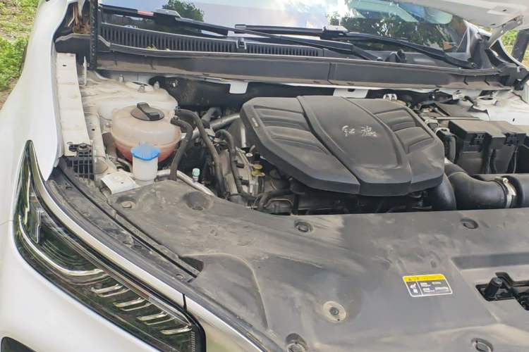 Used Hongqi HS5 2023 2.0T Qixiang Pro Edition Engine Bay Right