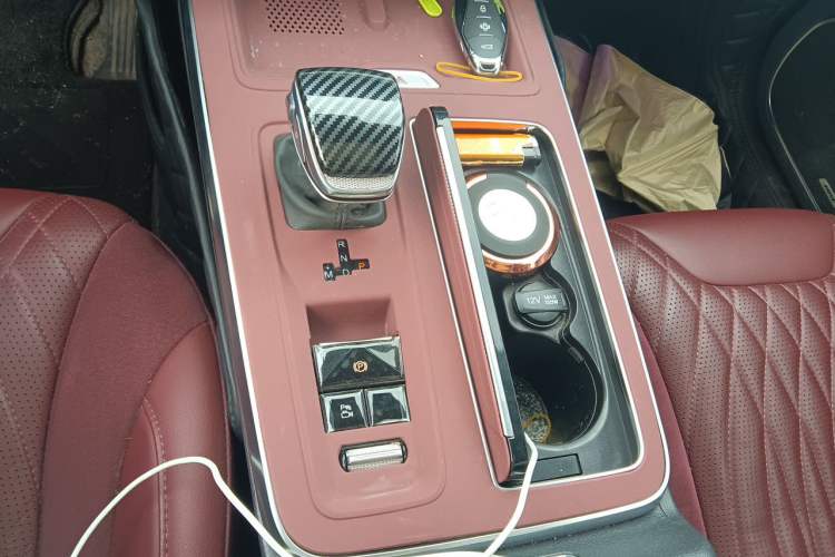 Used Hongqi HS5 2023 2.0T Qixiang Pro Edition Gear Lever