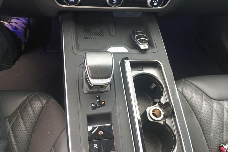 Used Hongqi HS5 2023 2.0T Qixiang Pro Edition Gear Lever